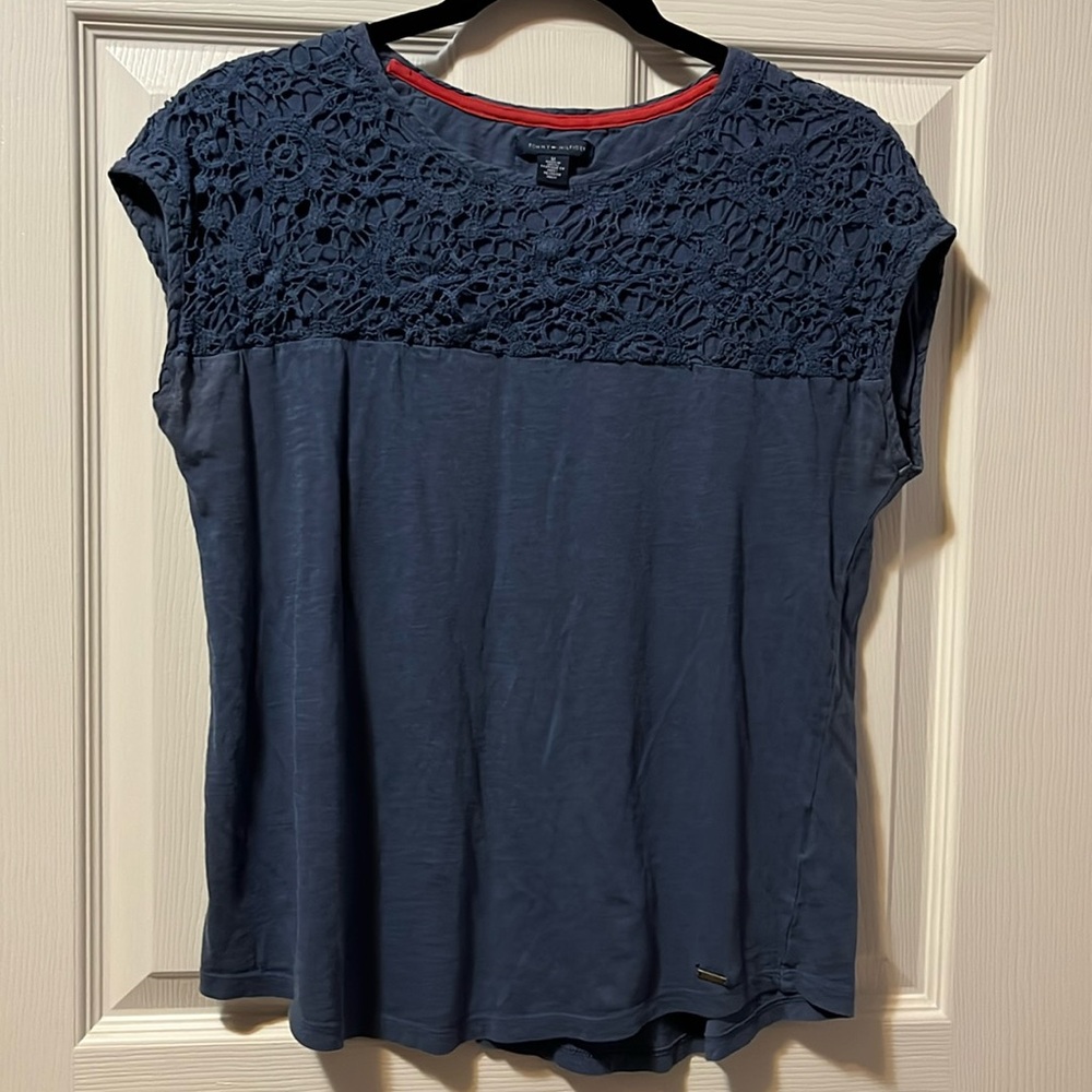 Women's Tommy Hilfiger Lacy T-Shirt Tee Top Medium Denim Blue Sleeveless Summer